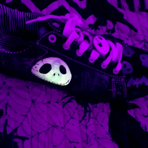Noghtmare before Christmas shoes "glow in the dark". womens 11 - Picture 6 of 7